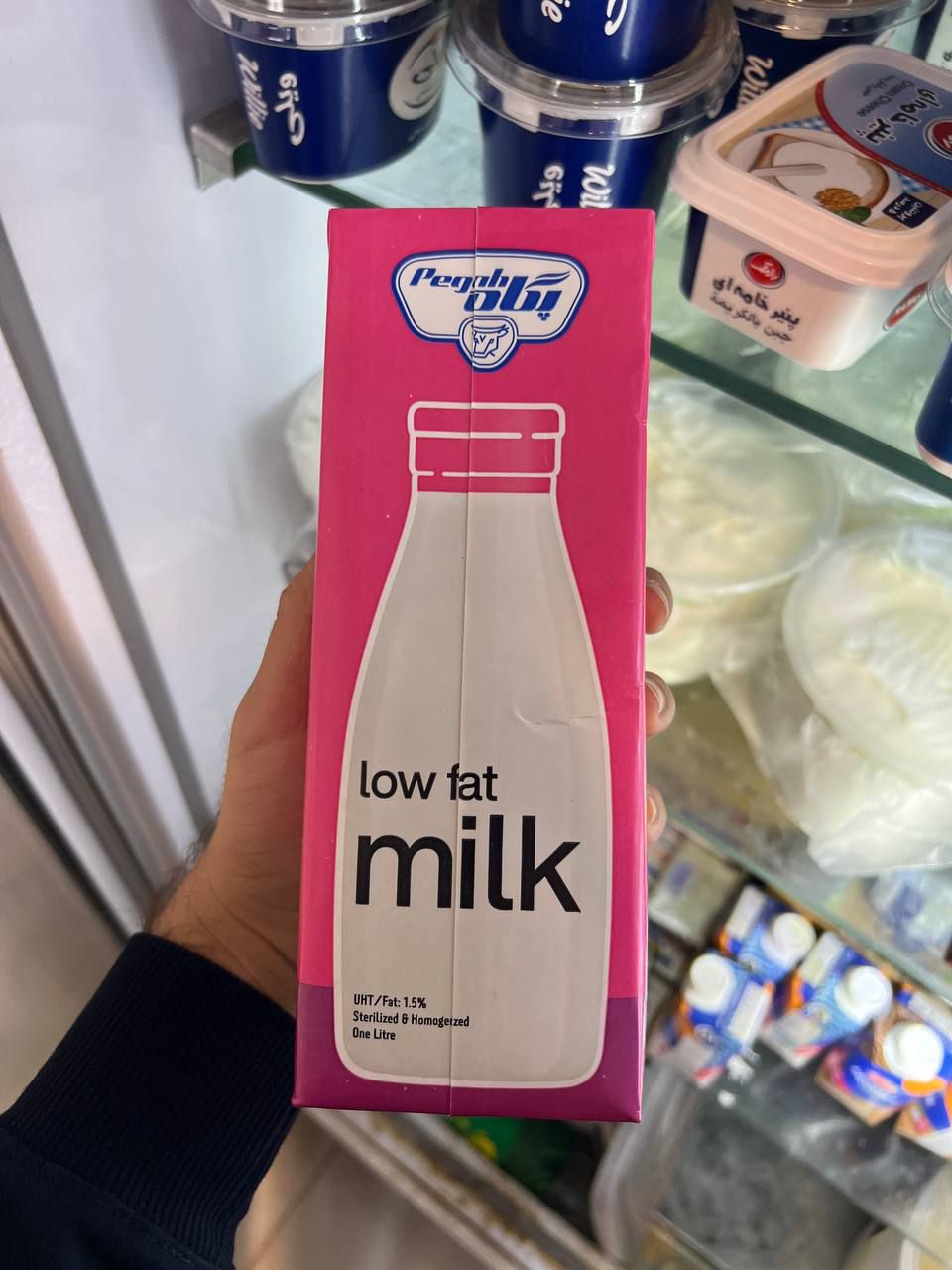 شیر کم چرب پگاه