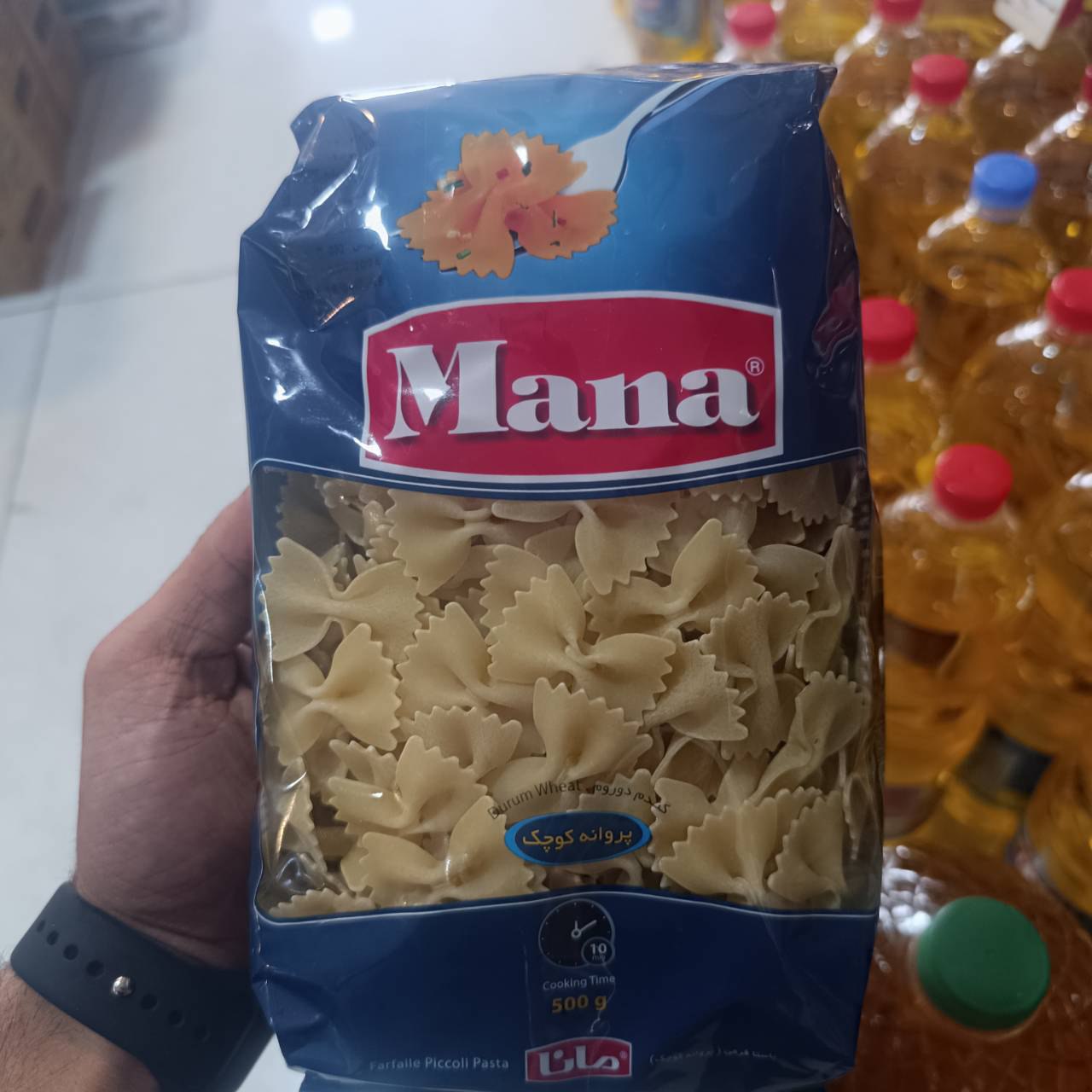 پاستا پروانه ای مانا