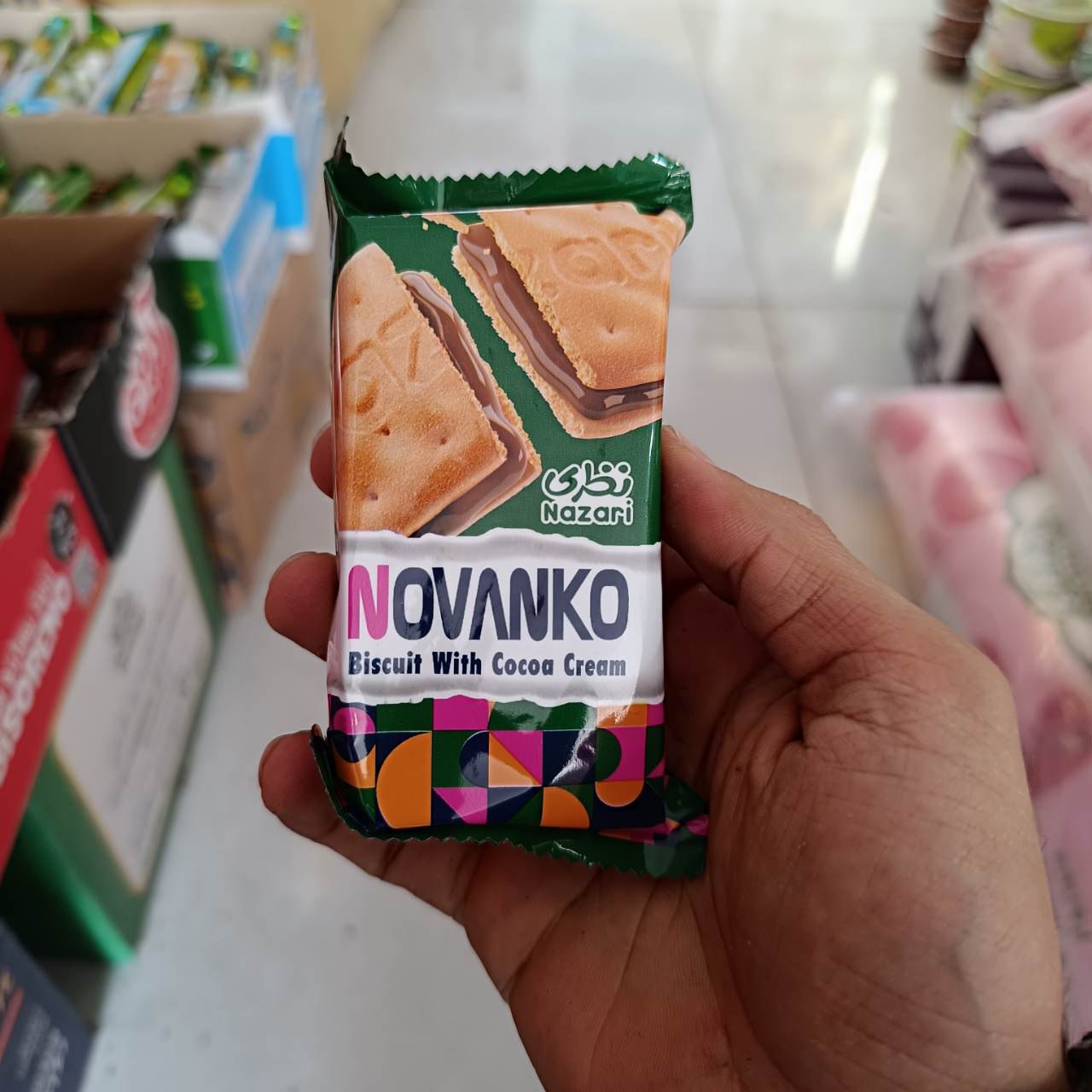 بیسکوئیت نووانکو با کرم شکلات