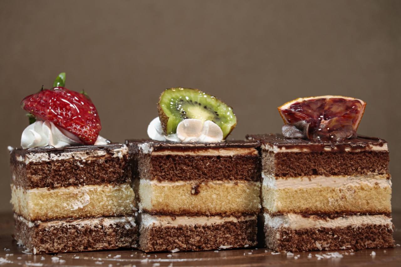 شیرینی تر میوه‌ای