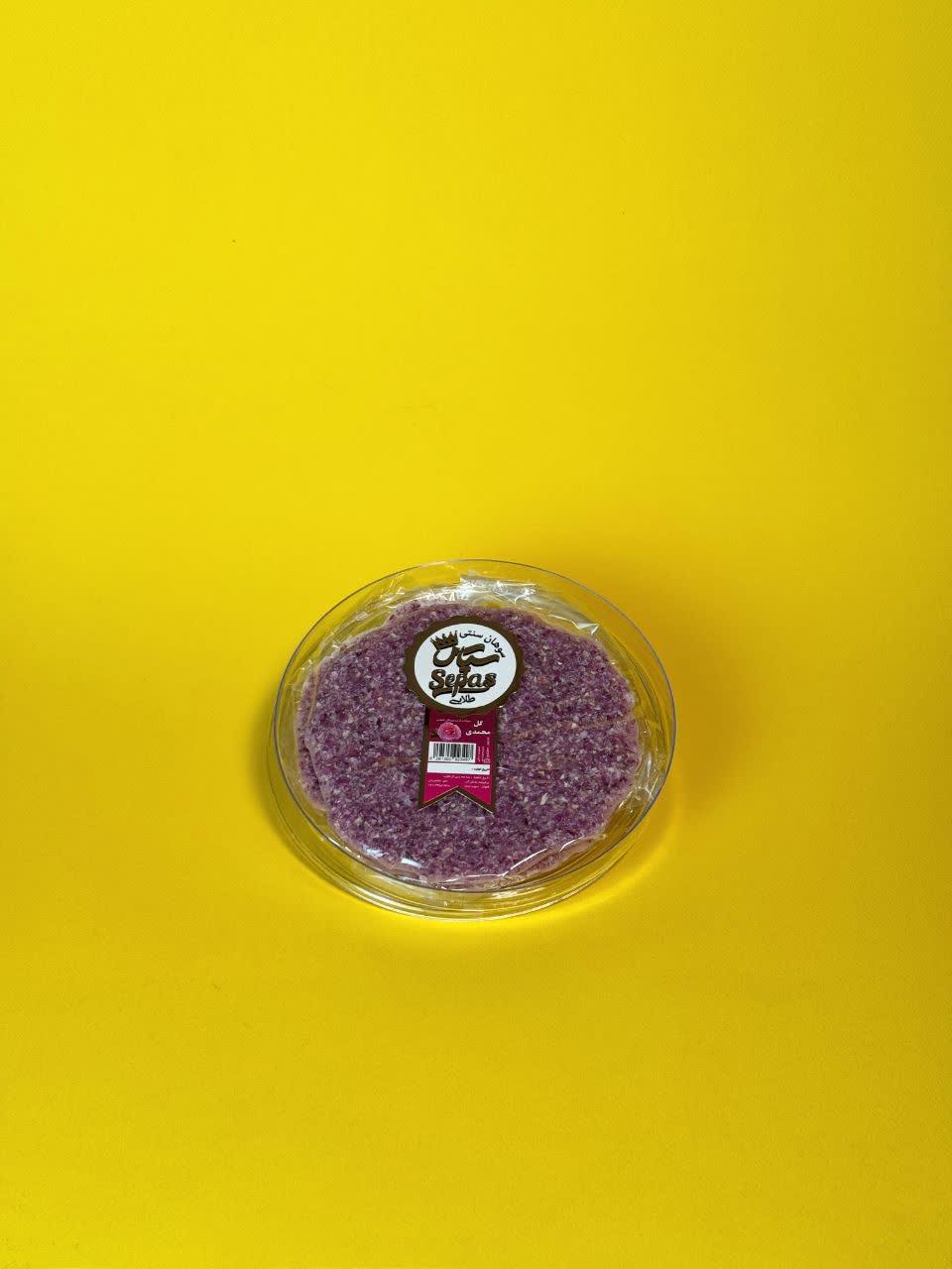 سوهان سنتی کنار چای گل محمدی