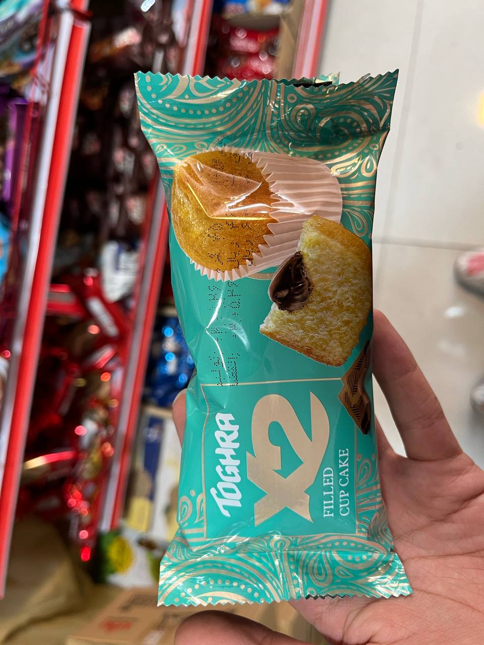 کاپ کیک با مغزی شکلات طغرا